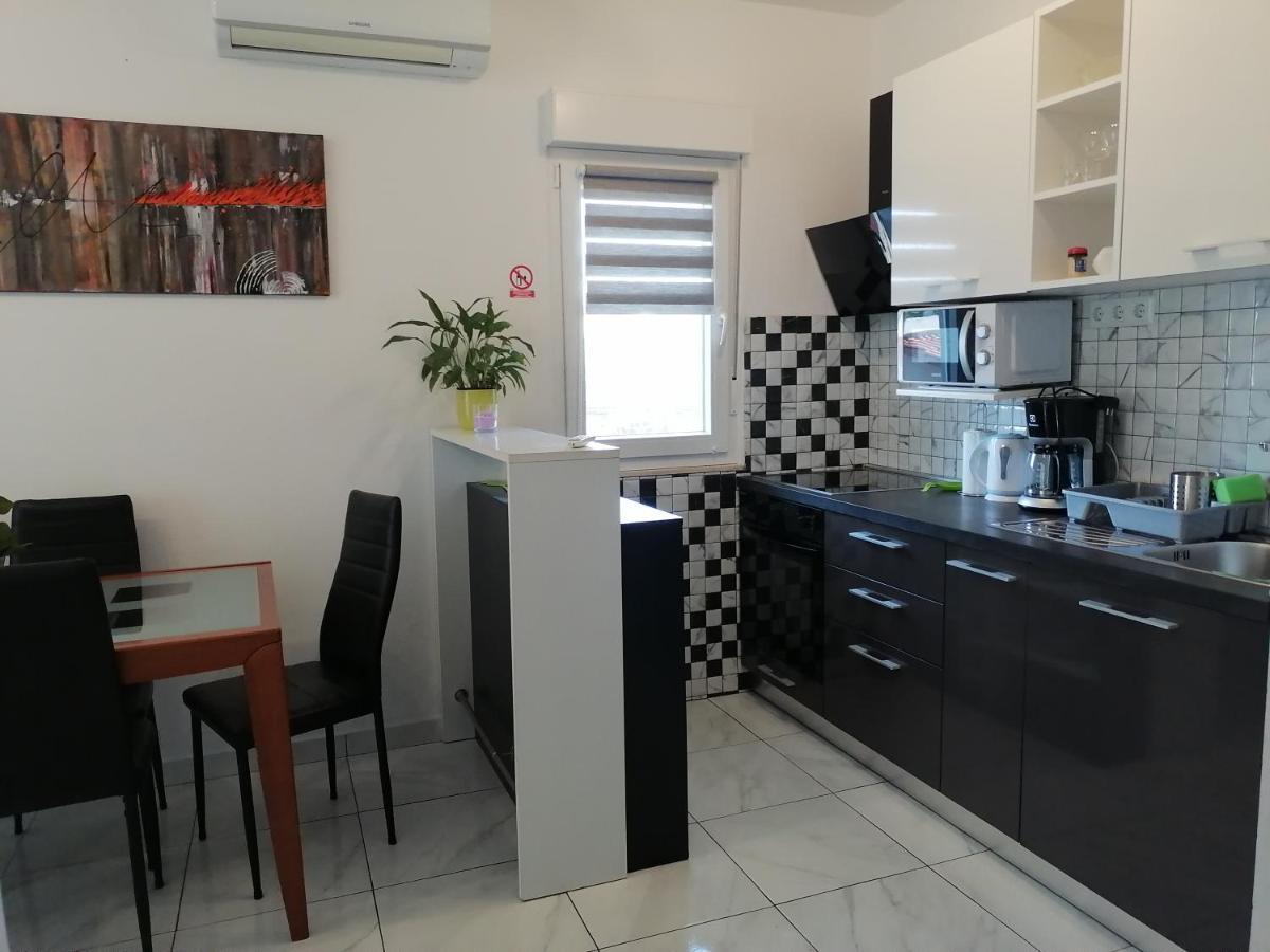 Apartment Lavanda Nova Ražanj Buitenkant foto