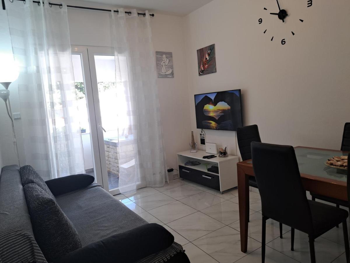 Apartment Lavanda Nova Ražanj Buitenkant foto